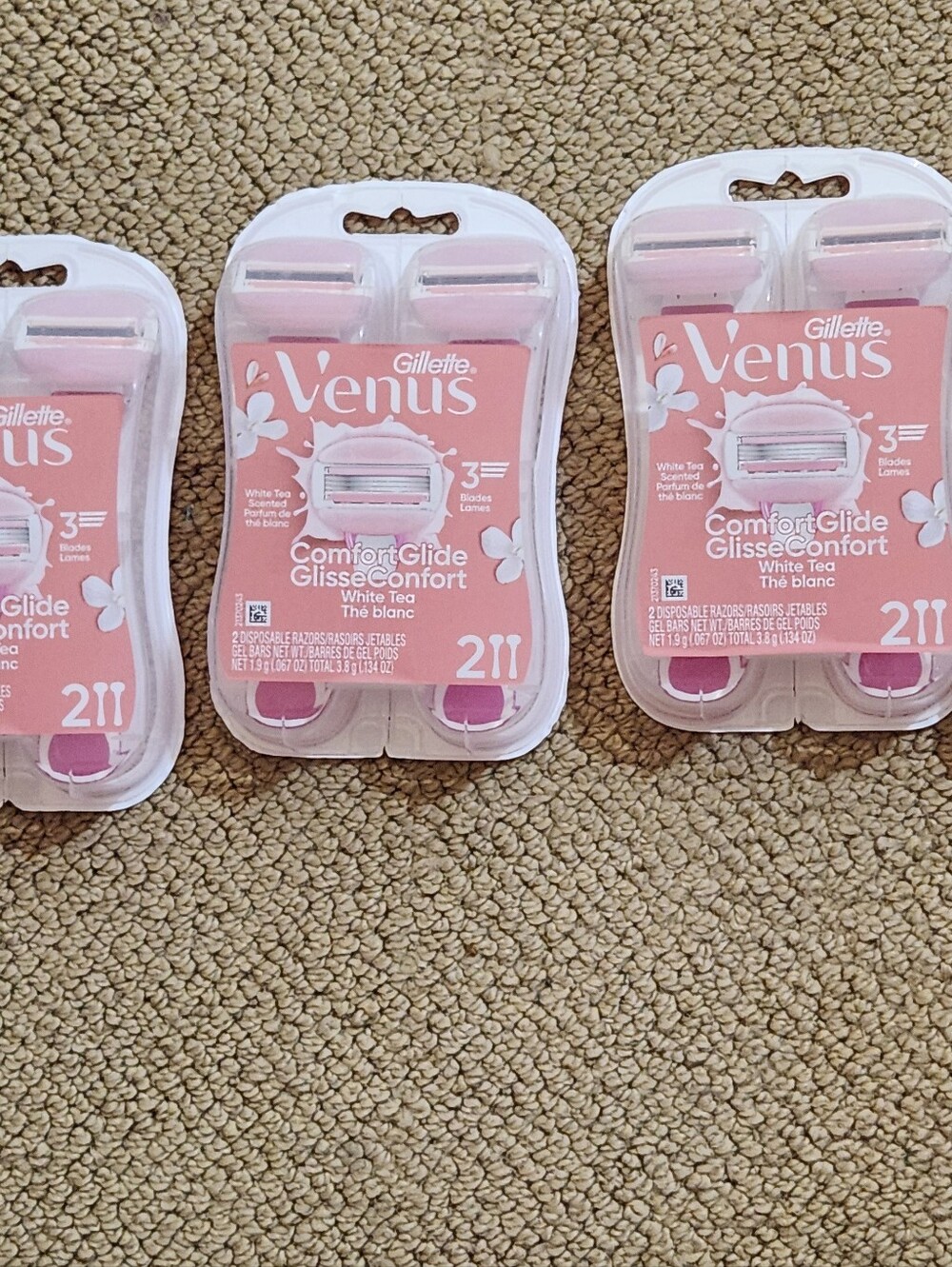 Women's Gillette Venus Comfortglide White Tea Scented Disposable Razors
